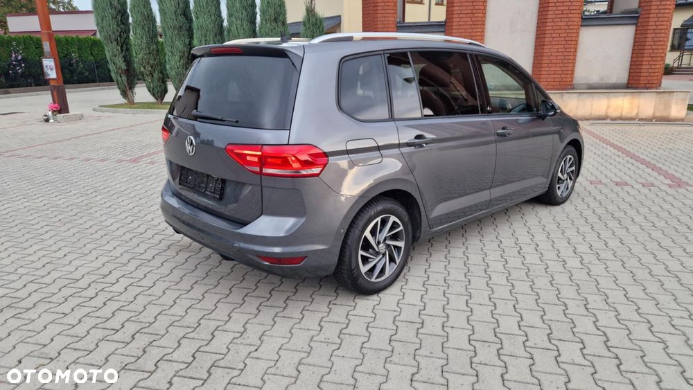 Volkswagen Touran - 8