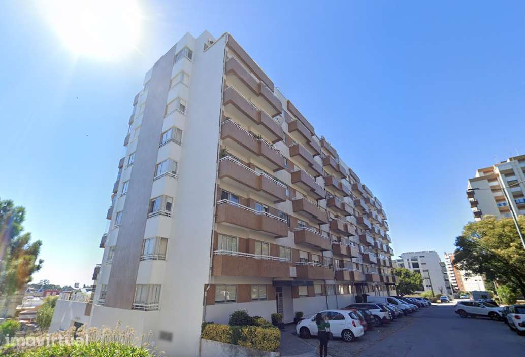 Apartamento T2 com uma área de 97 metros quadrados - Grande imagem: 3/4