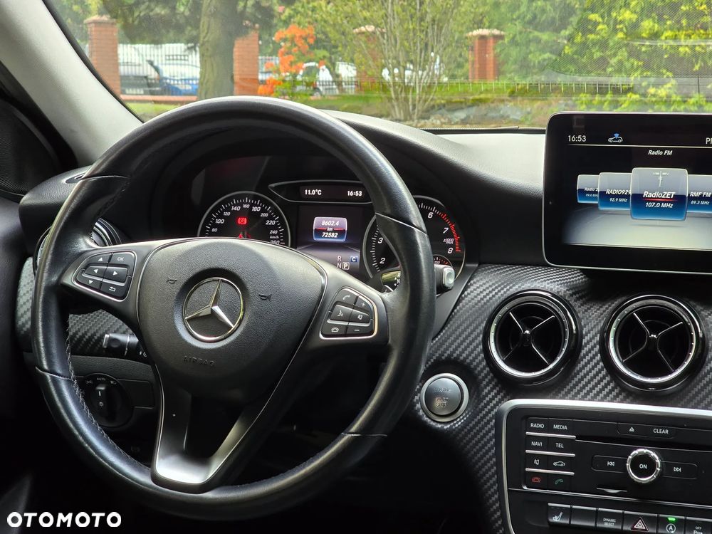 Mercedes-Benz GLA 200 7G-DCT Style - 24