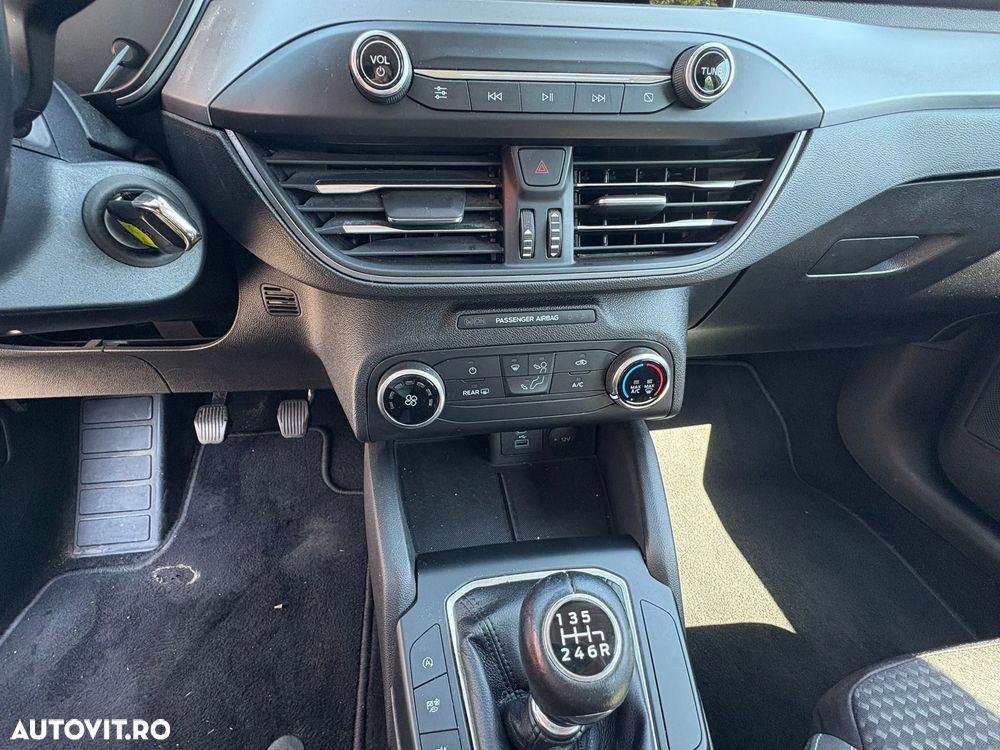 Ford Focus 1.0 EcoBoost Connected - 9
