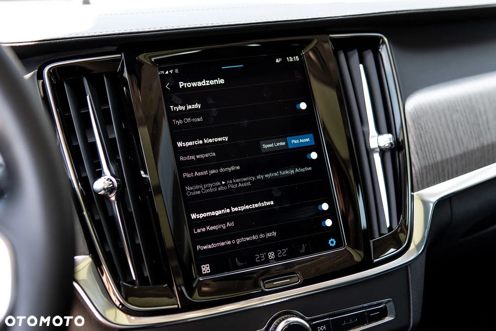Volvo V90 Cross Country B5 D AWD Ultimate - 17