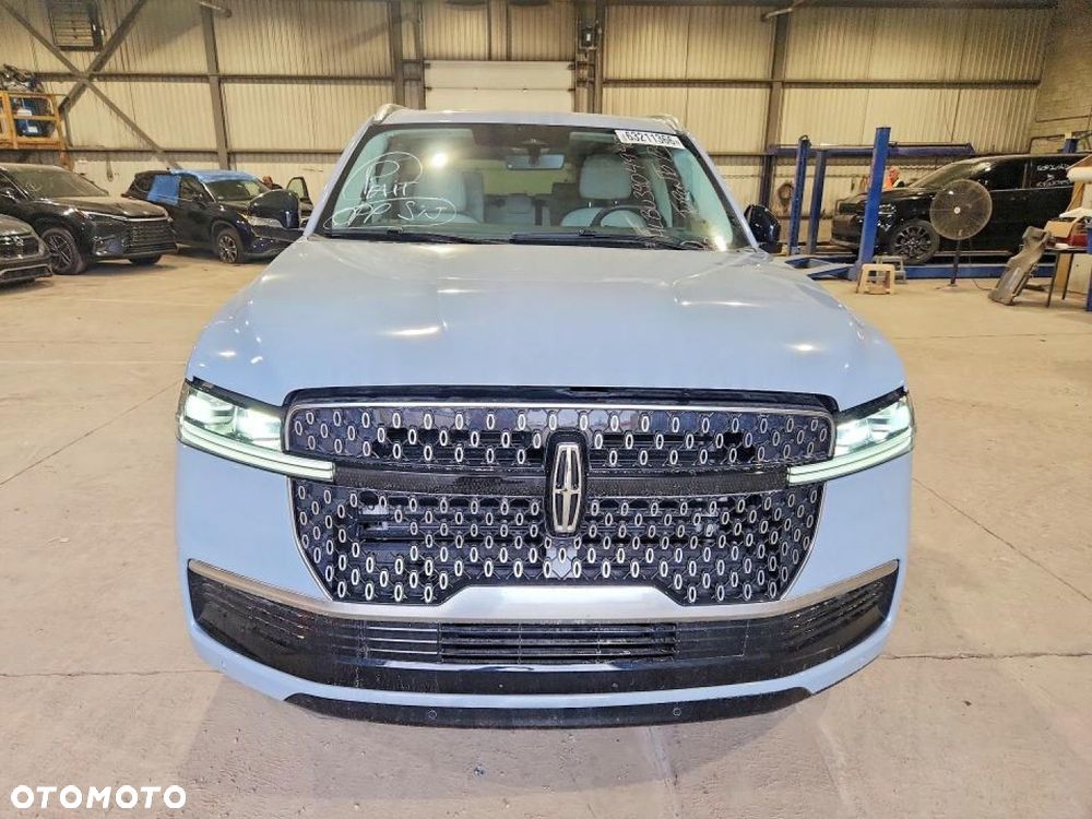 Lincoln Navigator - 3