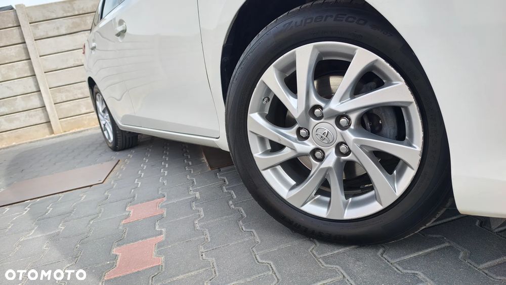 Toyota Auris 1.8 HSD Luna - 16