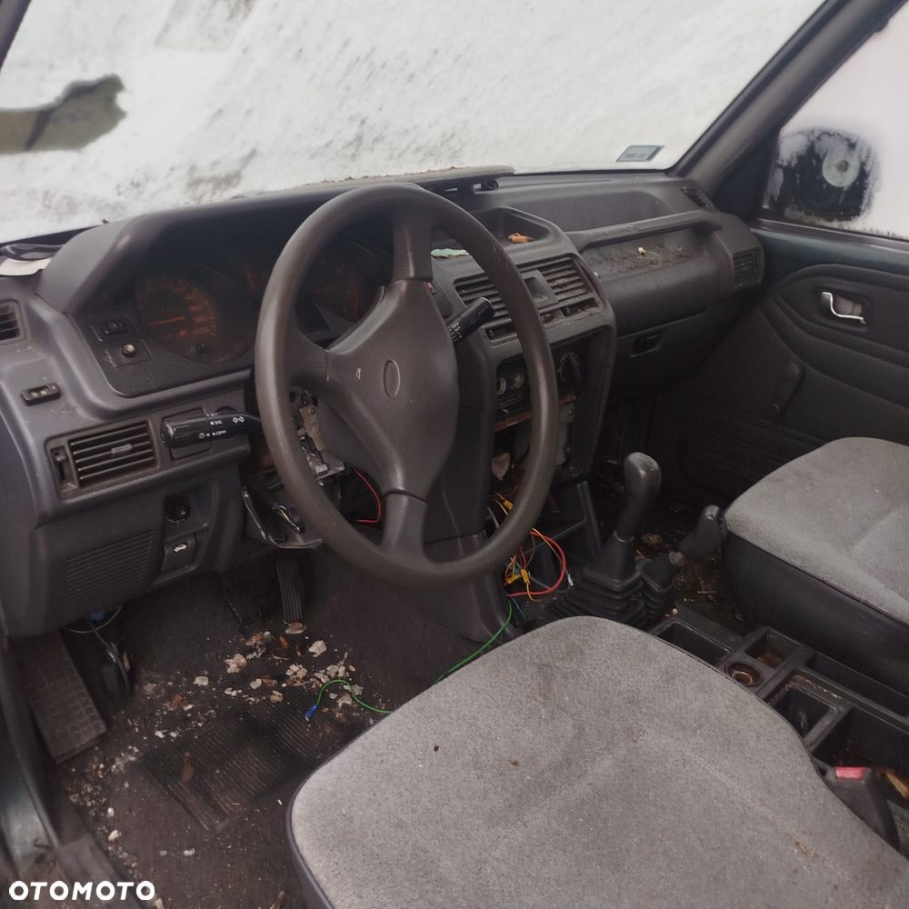 Mitsubishi Pajero na części - 4