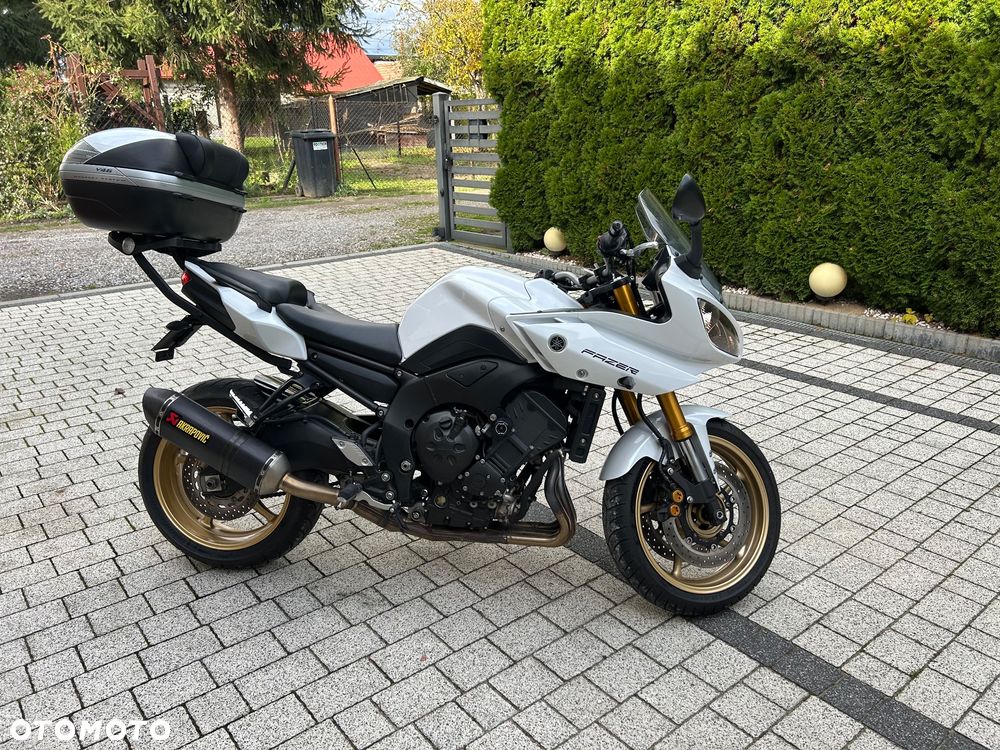 Yamaha FZ8 - 3