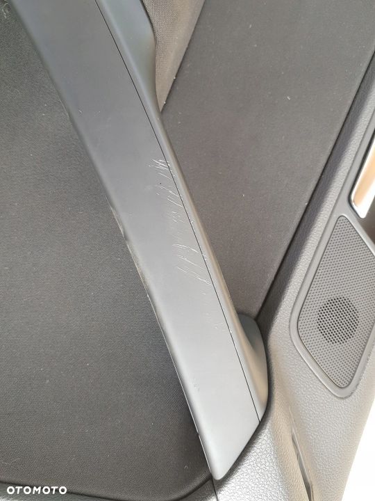 boczek tapicerka drzwi lewy tył Tiguan - 2