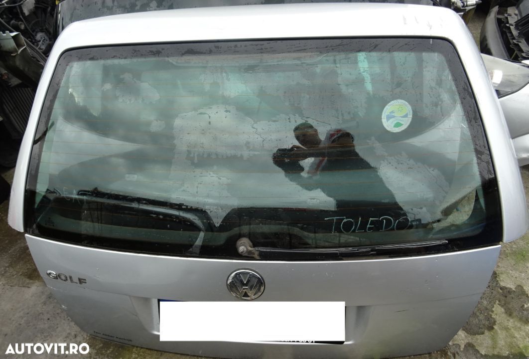 Haion Volkswagen Golf 4 combi break din 2000 lovit - 1