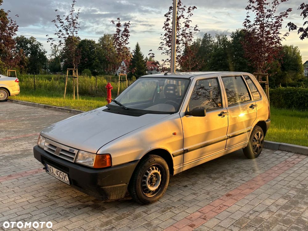 Fiat Uno 899 - 1