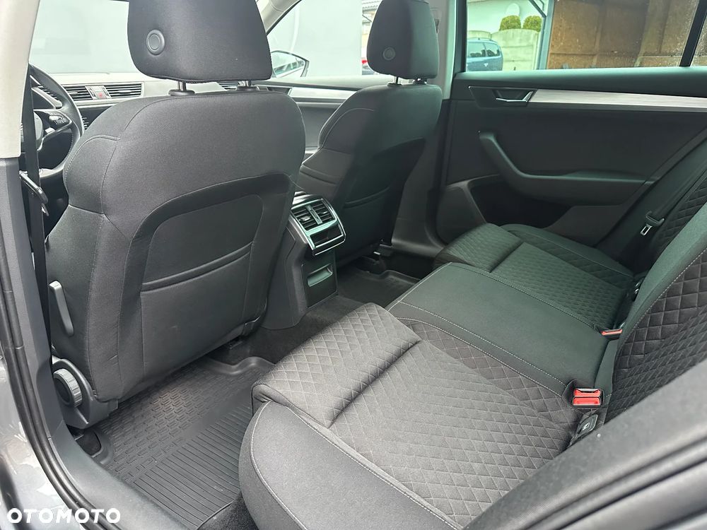 Skoda Superb 2.0 TSI Ambition DSG - 28