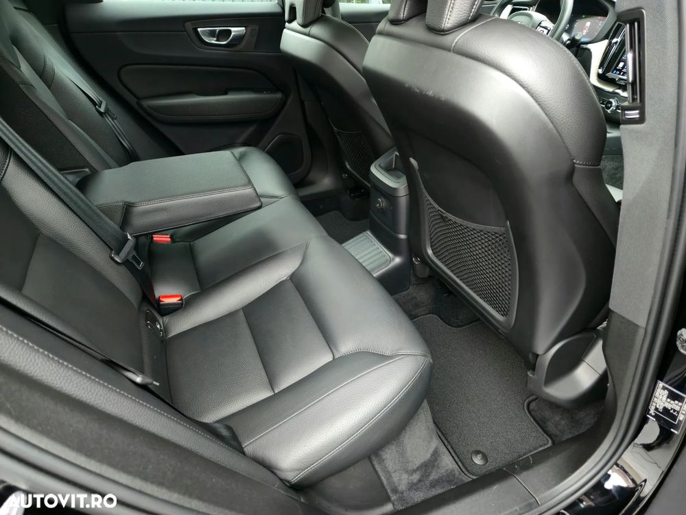 Volvo XC 60 T6 AWD Recharge Geartronic Inscription Expression - 24