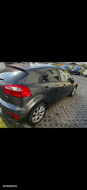 Kia Rio - 4