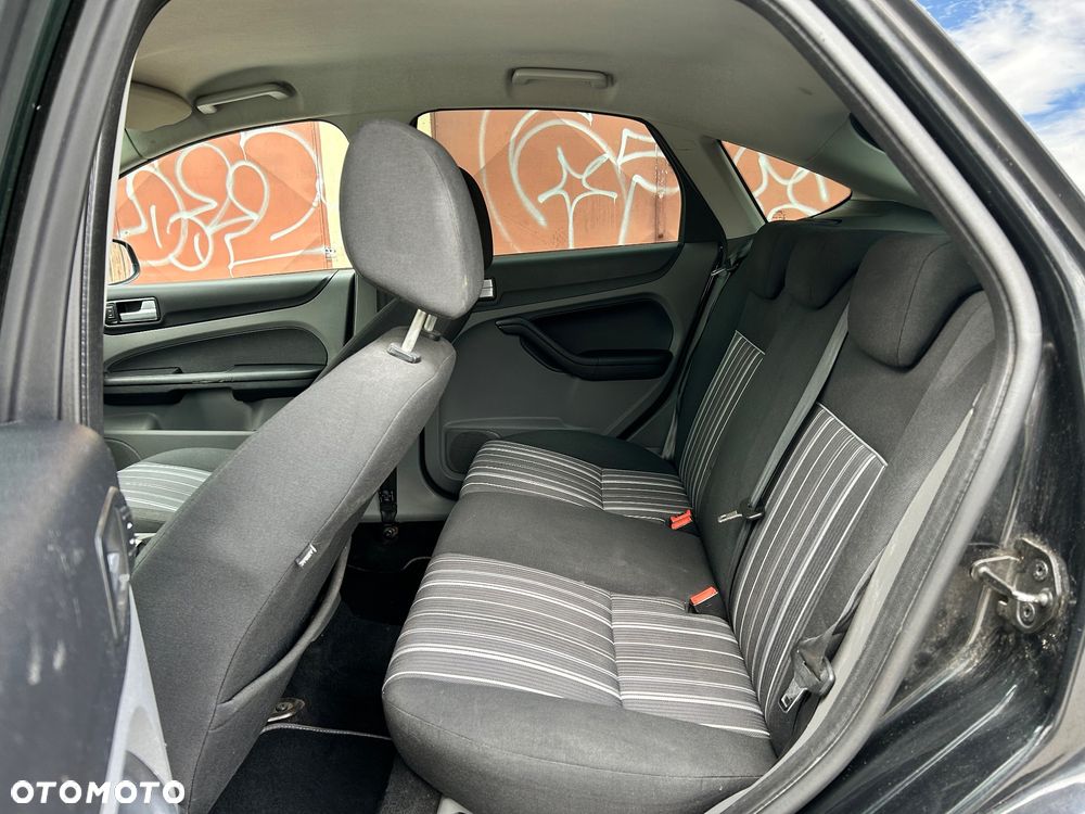 Ford Focus 1.6 16V Titanium - 17