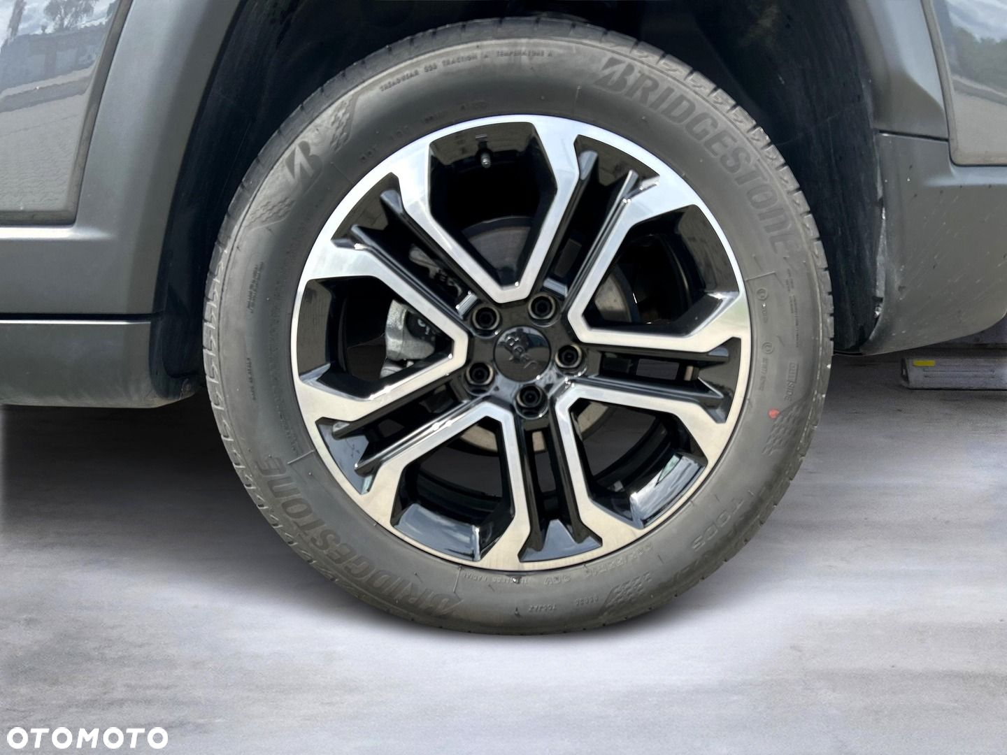 Jeep Compass - 23