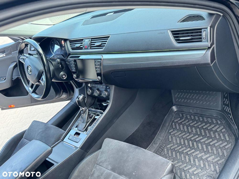 Skoda Superb 2.0 TDI Sportline DSG - 15
