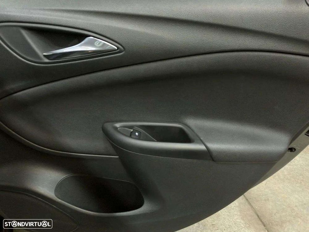 Opel Astra Sports Tourer - 22