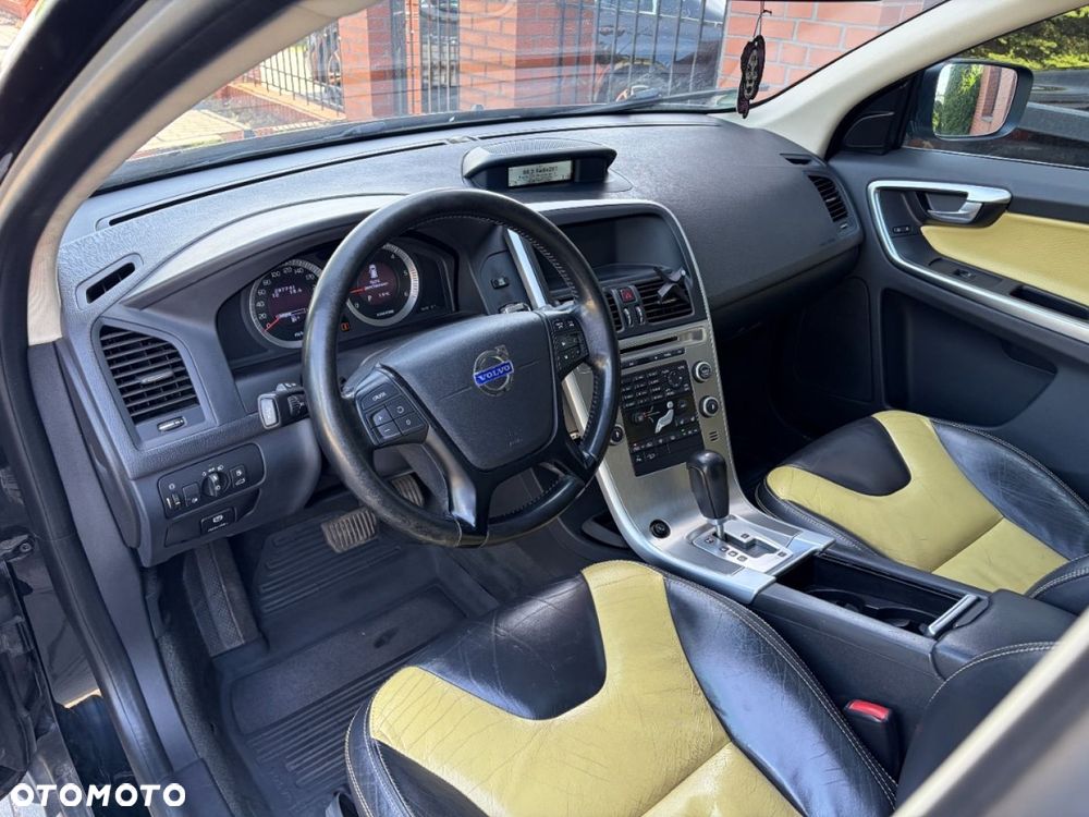Volvo XC 60 D5 AWD Momentum - 8