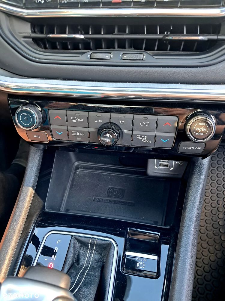 Jeep Compass - 38