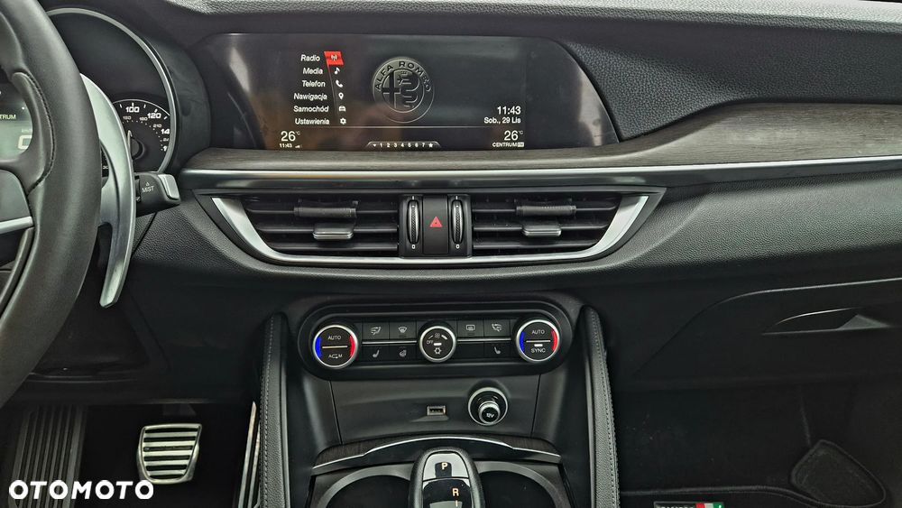 Alfa Romeo Stelvio 2.0 Turbo 16V AT8-Q4 Ti - 6