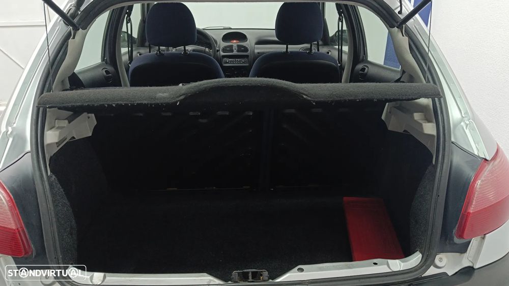 Peugeot 206 1.1 Color Line - 11