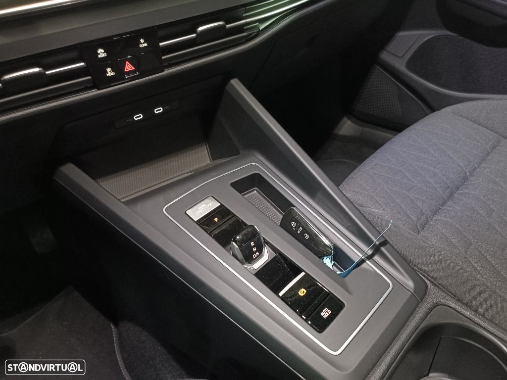 VW Golf 1.5 eTSI 50 Anos DSG - 11