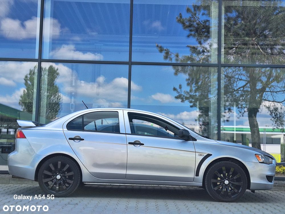 Mitsubishi Lancer 1.5 Inform - 1