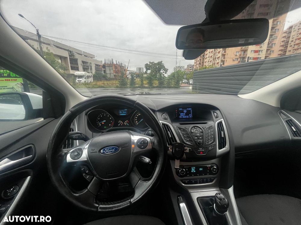Ford Focus - 12