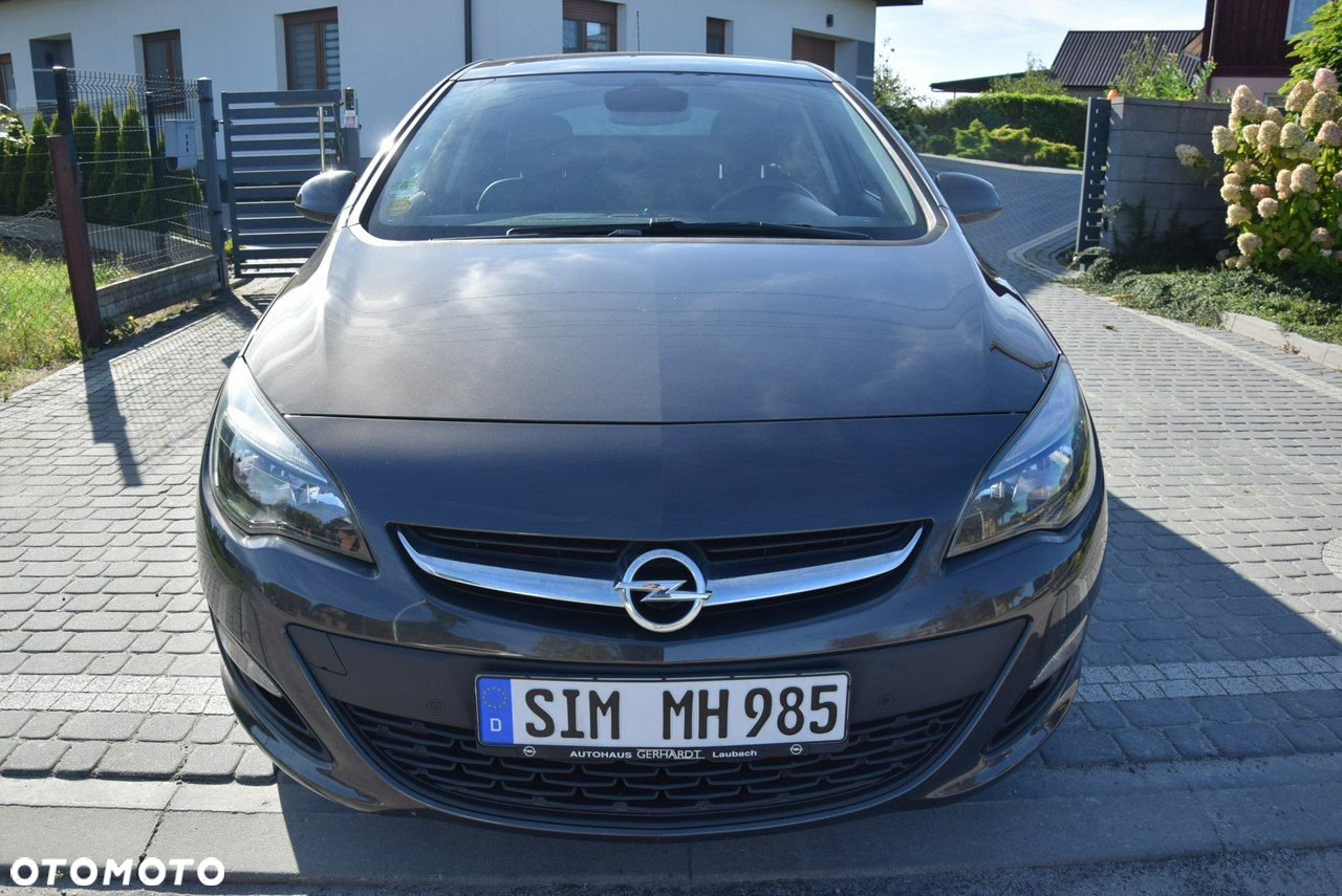 Opel Astra 1.4 Turbo 150 Jahre - 5