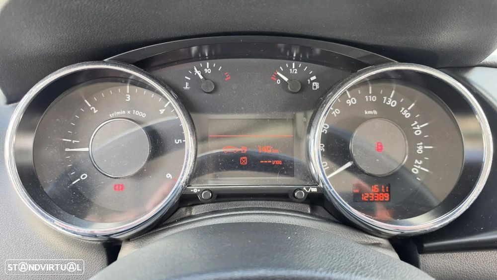 Peugeot 3008 1.6 HDi Allure - 14