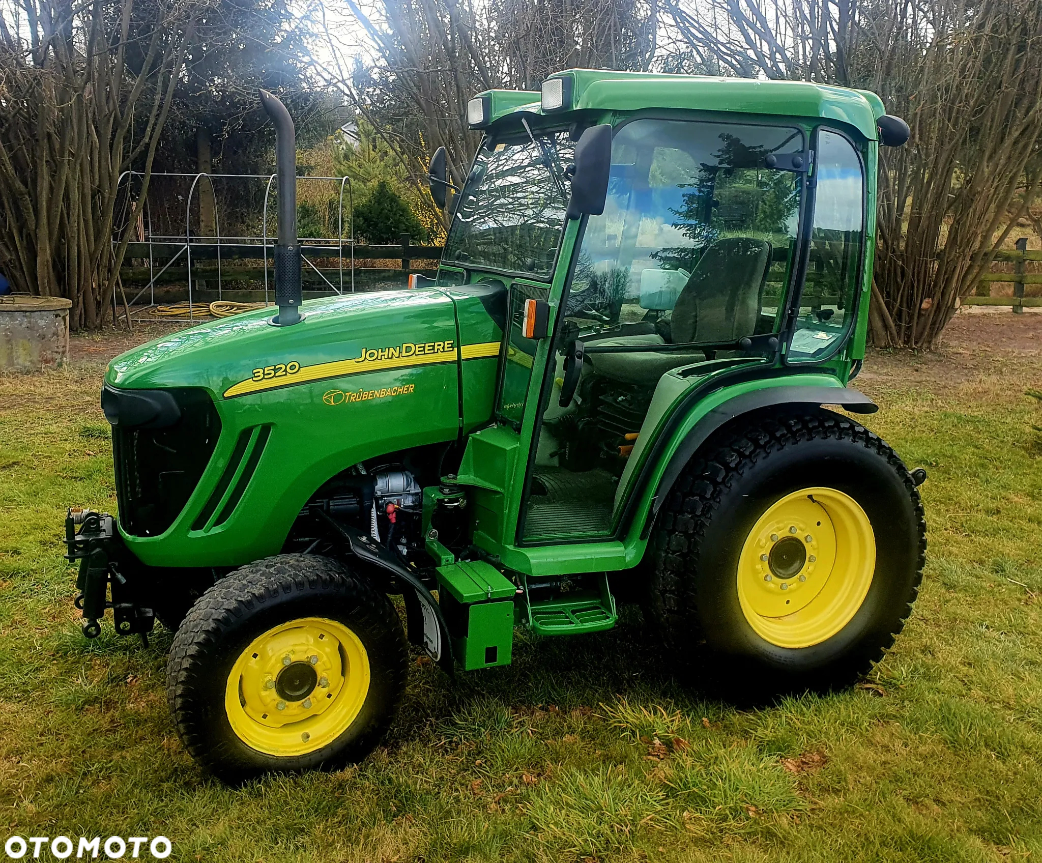 John Deere 3520 - 4