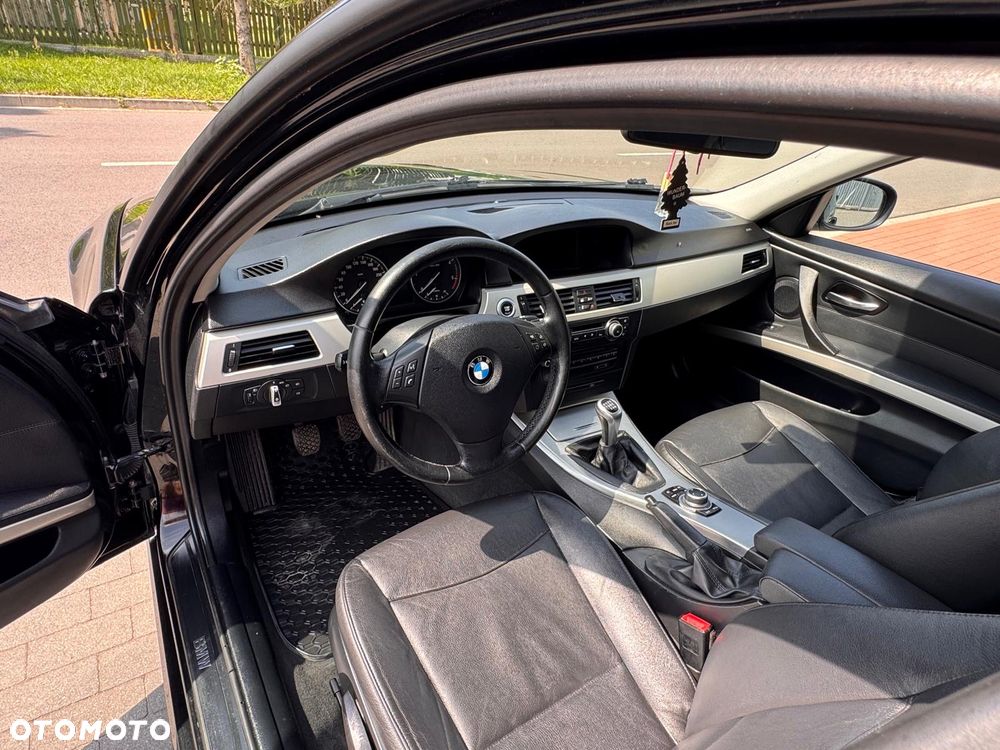 BMW Seria 3 320d DPF Efficient Dynamics Edition - 10