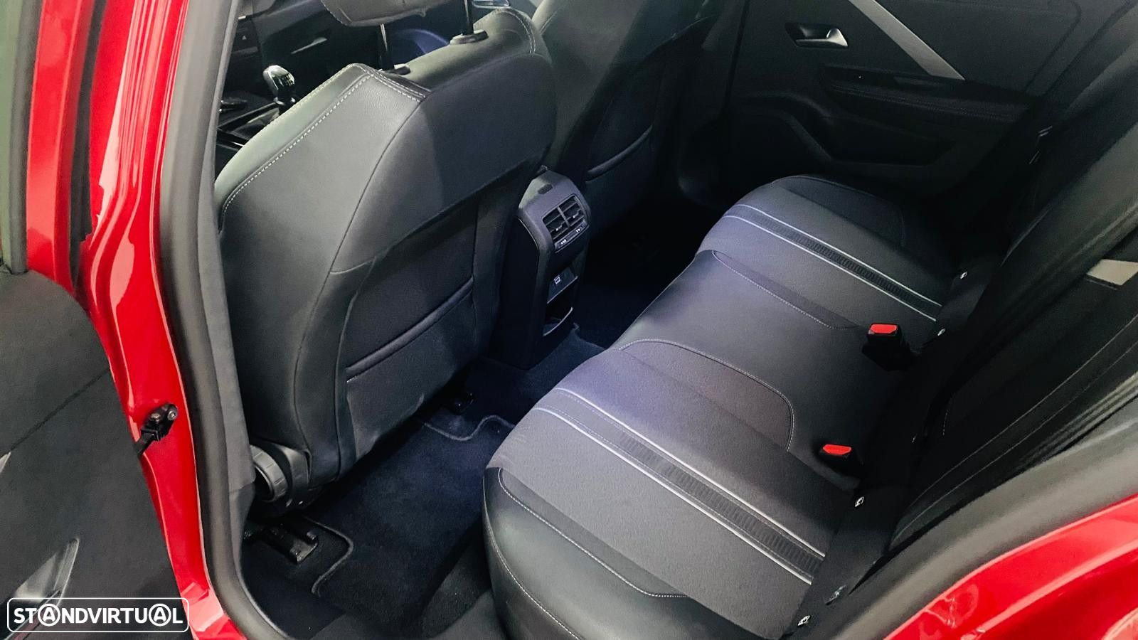 Opel Astra 1.2 T GS - 7
