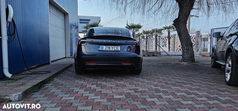 Tesla Model 3 Performance - 3