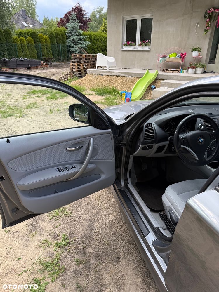 BMW Seria 1 118d DPF - 12