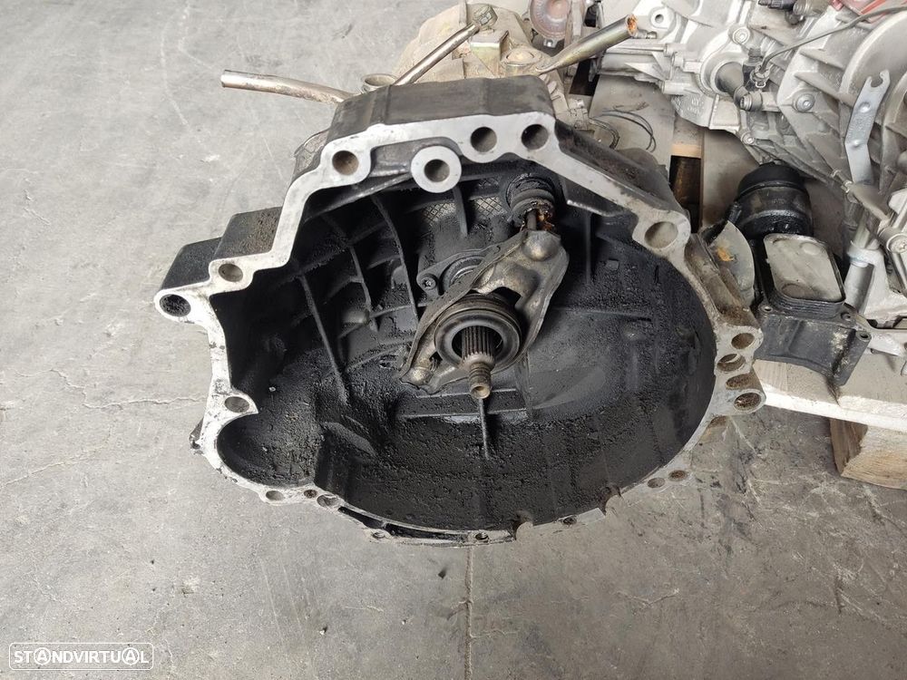 CAIXA VELOCIDADES AUDI A4 AVANT 2004 - 1