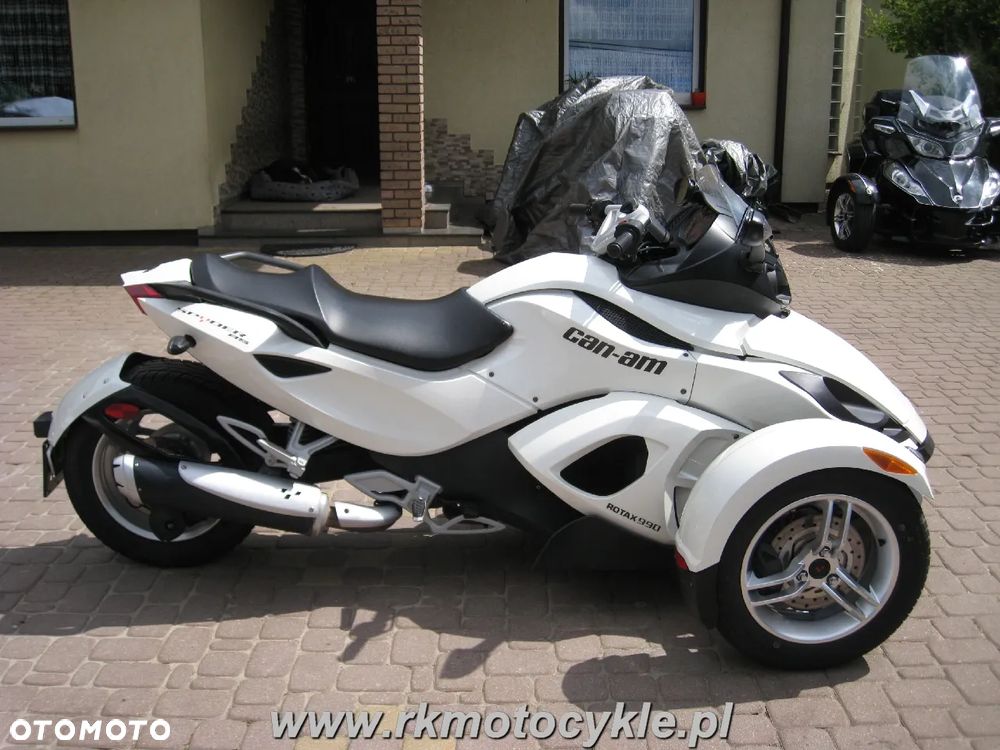 Can-Am Spyder - 2