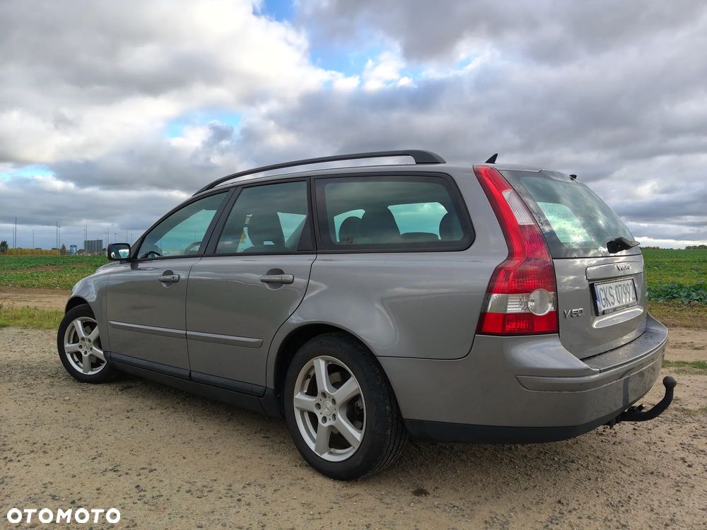 Volvo V50 2004 photo 2