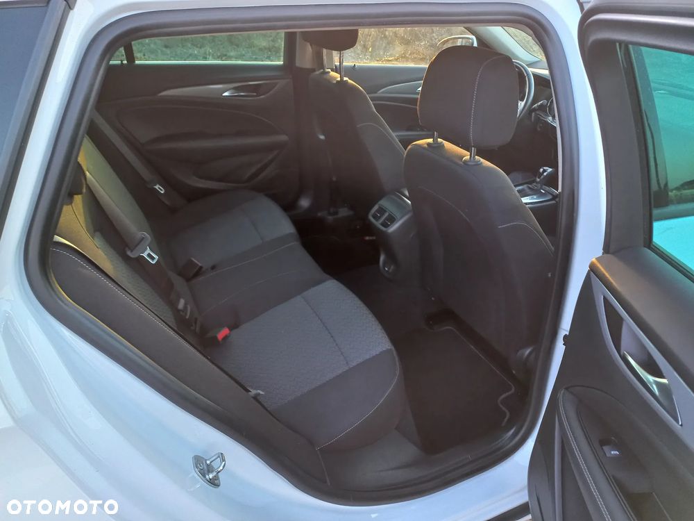 Opel Insignia - 17