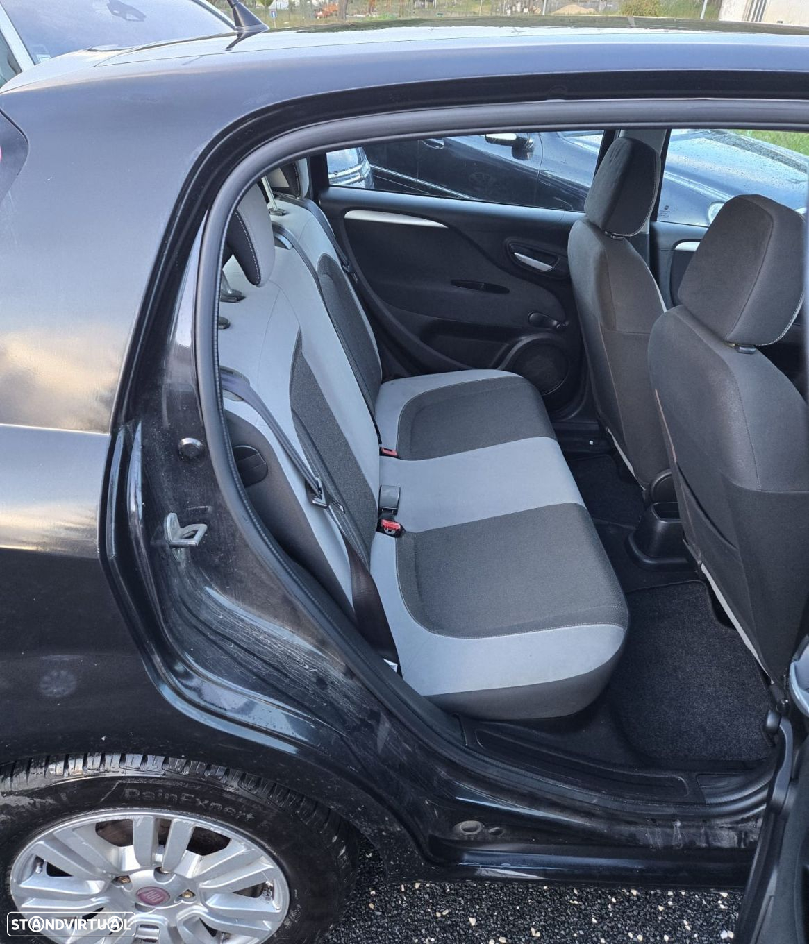 Fiat Punto 1.3 M-Jet Lounge S&S - 13