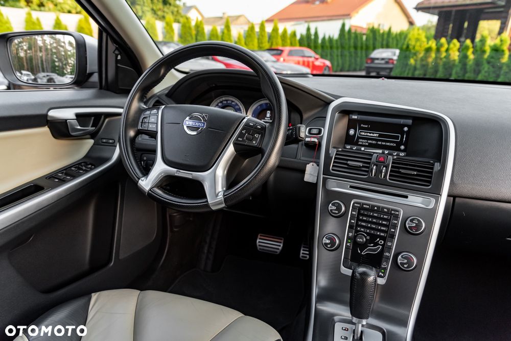 Volvo XC 60 D5 AWD RDesign - 29