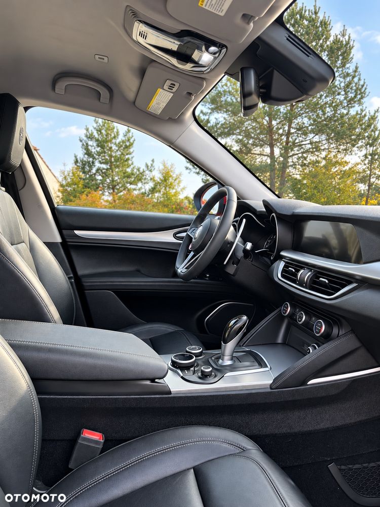 Alfa Romeo Stelvio - 9