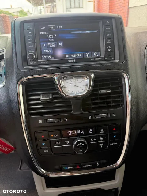 Chrysler Town & Country 3.6 Touring - 19