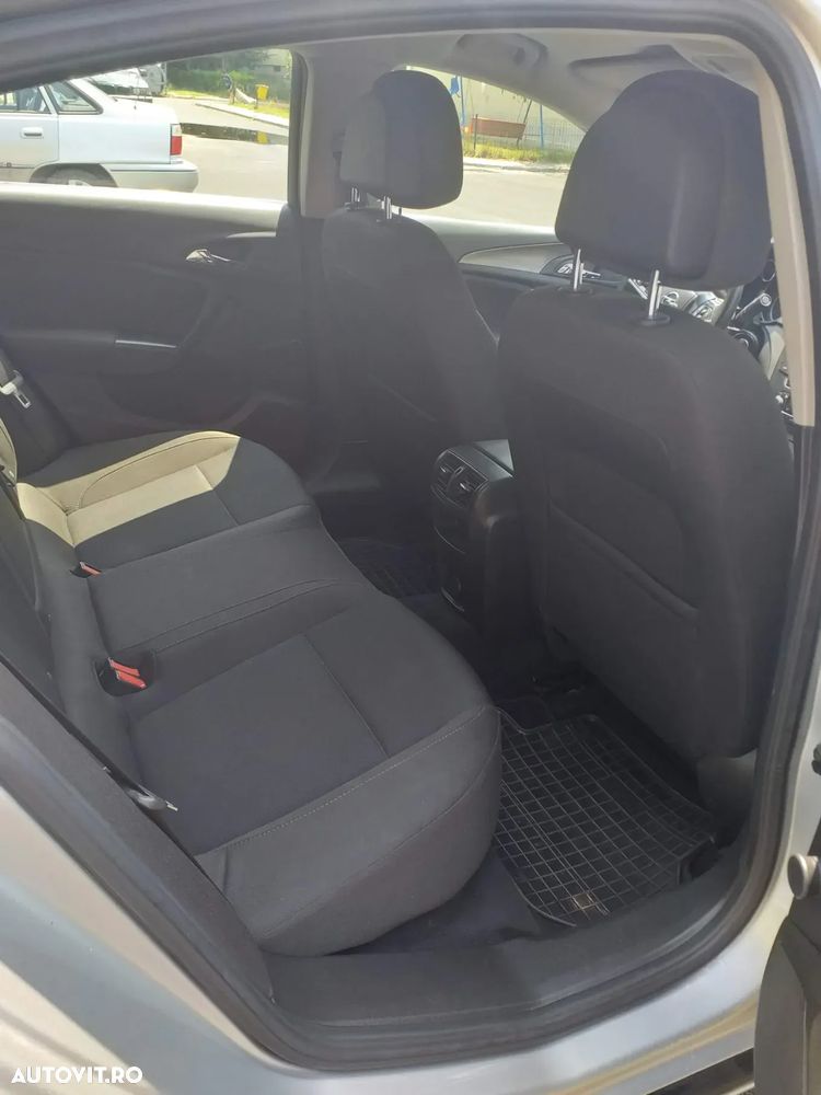 Opel Insignia - 9