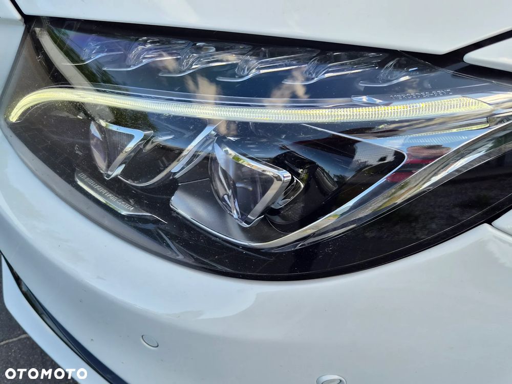 Mercedes-Benz Klasa C AMG 63 S AMG Speedshift 7G-MCT - 16