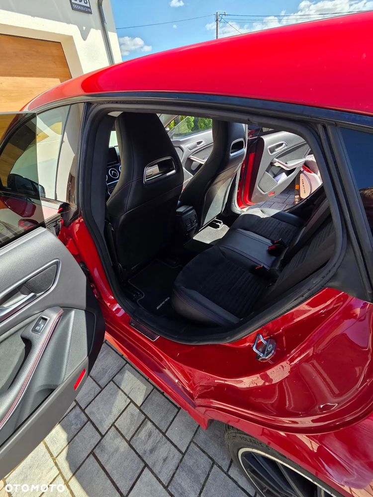 Mercedes-Benz CLA 200 7G-DCT AMG Line - 16