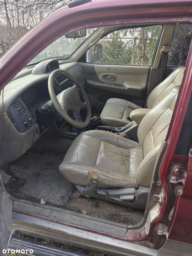 Mitsubishi Pajero - 3