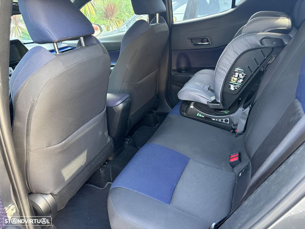 Toyota C-HR 1.8 HSD Lounge — fotografia 6