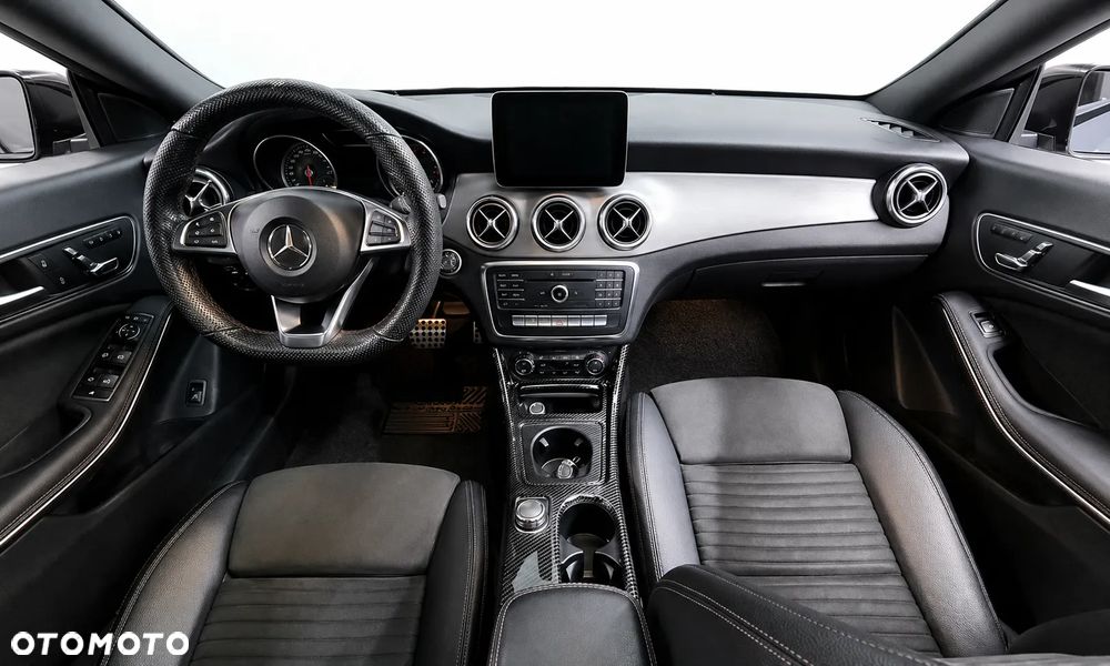 Mercedes-Benz CLA 250 4-Matic AMG Line - 7