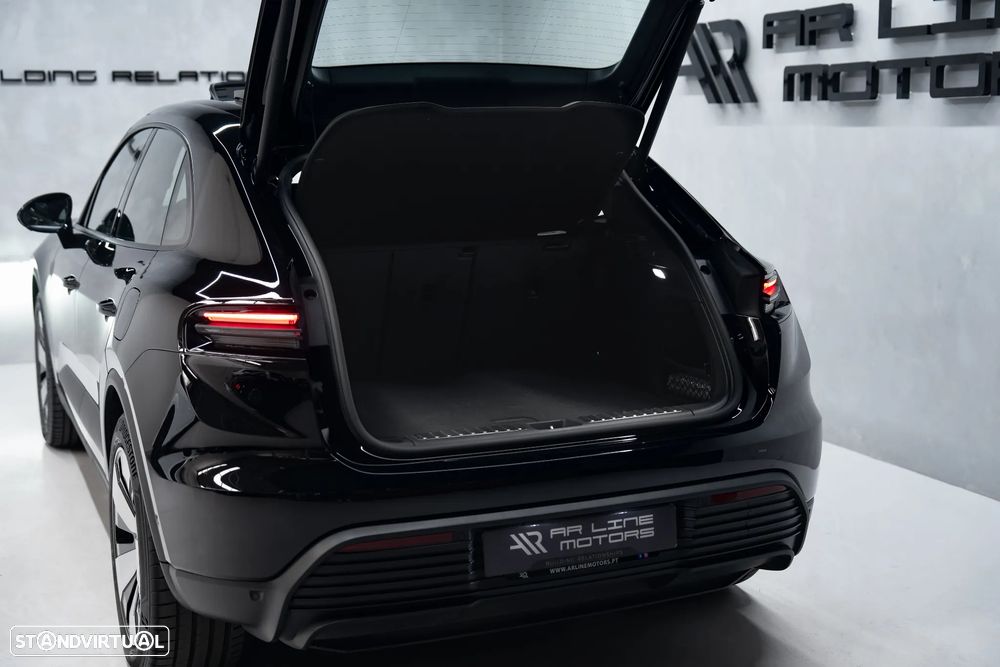 Porsche Macan Electric - 14