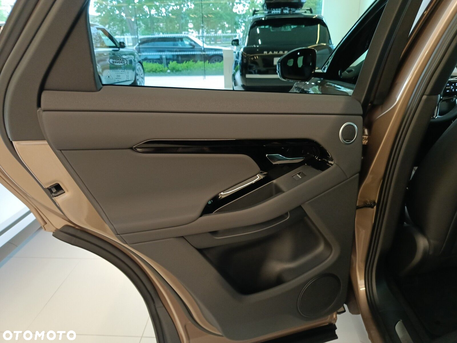 Land Rover Range Rover Evoque - 34