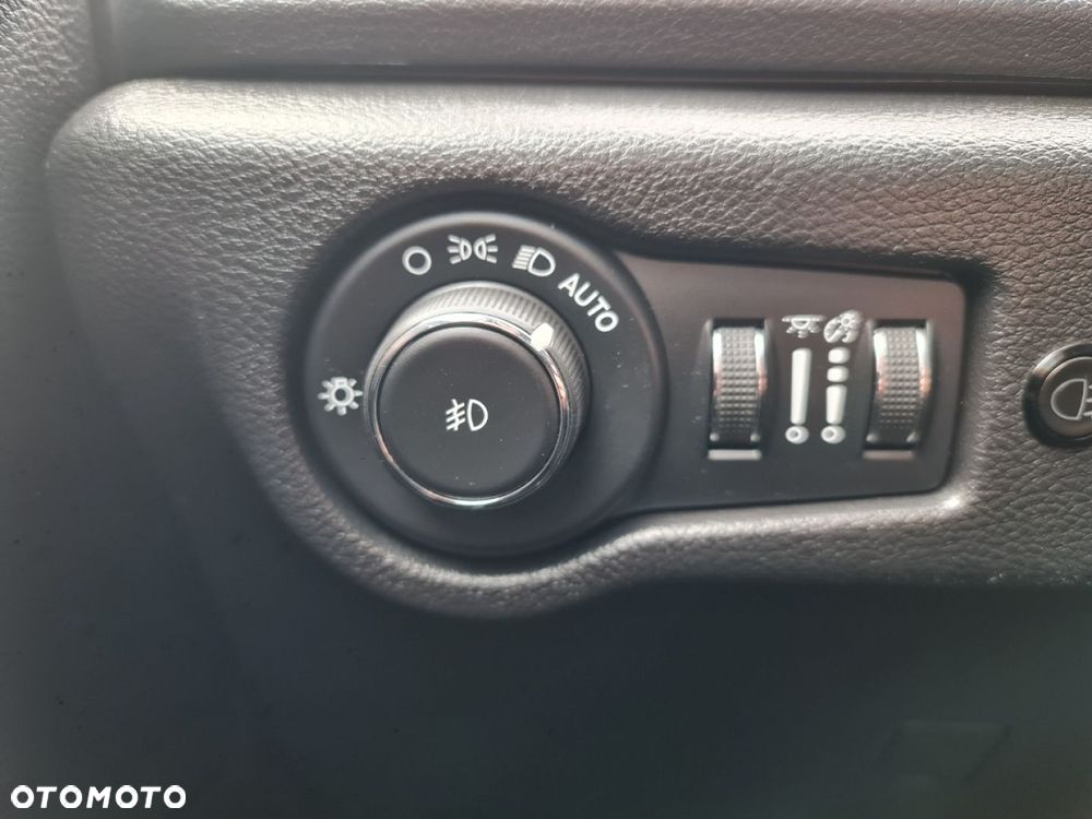 Chrysler Pacifica - 23